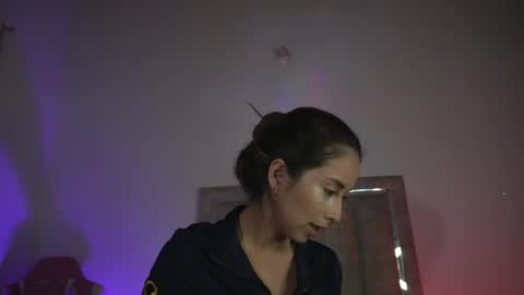 littlee_emma_ online show from May 17, 2026, 12:08 am