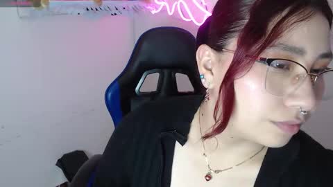 Angel  online show from November 20, 2025, 7:35 pm