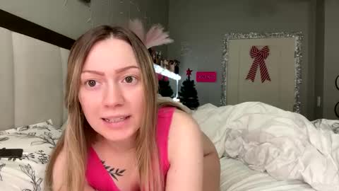 LittleMomma online show from January 6, 2025, 12:57 pm