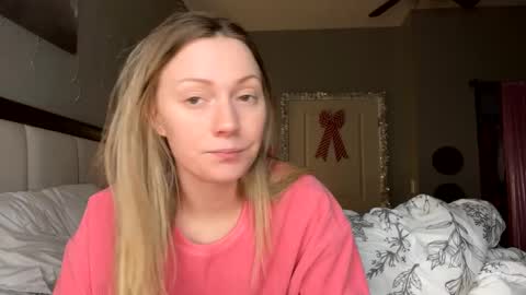 LittleMomma online show from January 21, 2025, 12:07 pm