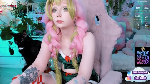 Riza Riri Puff  online show from December 26, 2024, 2:22 am