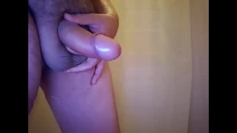 littleguyy888 online show from November 18, 2025, 1:04 pm