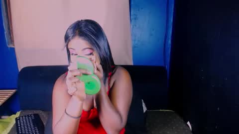 Snapshot of littleindianmilf chatting on April 28, 2026, 5:34 am littleindianmilf online show from April 28, 2026, 5:34 am