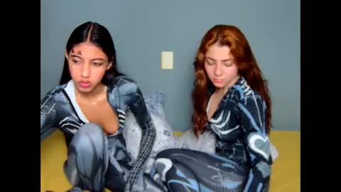 Snapshot of littlejennifer18 chatting on October 31, 2025, 4:57 am Tip us ask our names online show from October 31, 2025, 4:57 am