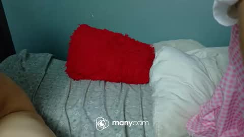 Snapshot of littlejennifer18 chatting on January 16, 2026, 5:11 am Tip us ask our names online show from January 16, 2026, 5:11 am