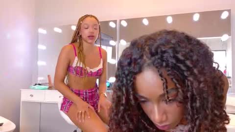 Snapshot of littlejennifer18 chatting on February 22, 2026, 5:00 pm Tip us ask our names online show from February 22, 2026, 5:00 pm