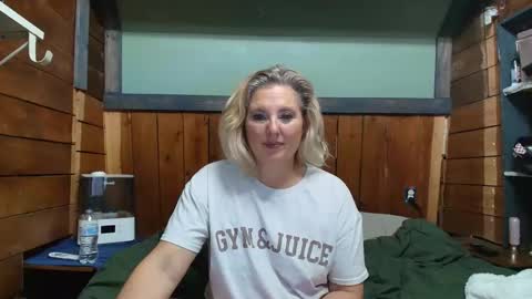 Snapshot of littlelisa1 chatting on February 4, 2026, 5:08 pm lisanixs online show from February 4, 2026, 5:08 pm