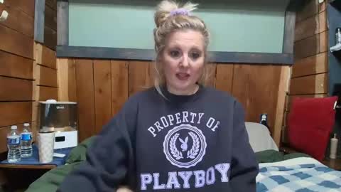 Snapshot of littlelisa1 chatting on February 26, 2026, 5:17 am lisanixs online show from February 26, 2026, 5:17 am