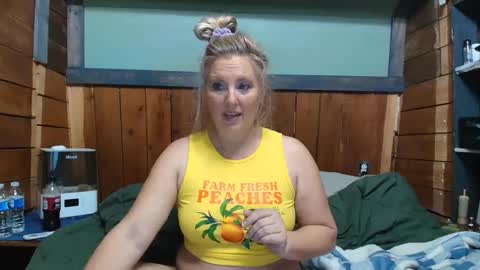 Snapshot of littlelisa1 chatting on February 26, 2026, 7:35 pm lisanixs online show from February 26, 2026, 7:35 pm