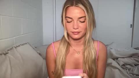 Snapshot of littlemaryjane19 chatting on February 25, 2025, 10:07 pm Marciabrady online show from February 25, 2025, 10:07 pm