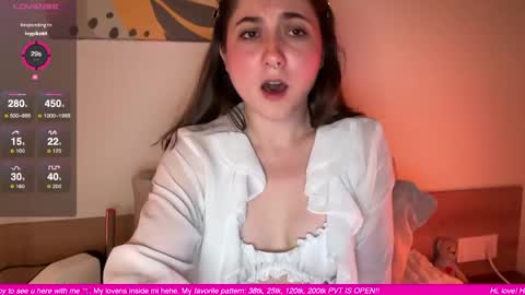 littlemia23 online show from May 15, 2026, 8:05 pm