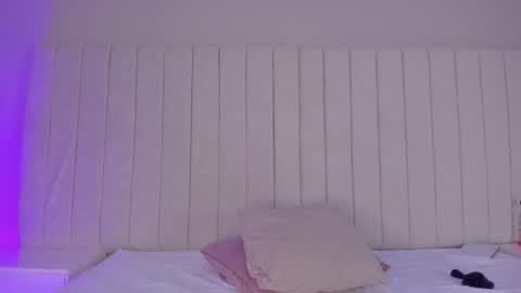 im olivia IG littleolivia01 online show from February 3, 2025, 7:21 pm