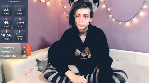 Snapshot of littlepinkcat chatting on February 1, 2025, 10:23 pm Felix online show from February 1, 2025, 10:23 pm