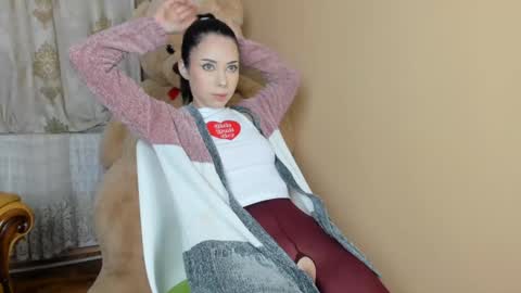 Pinky online show from December 3, 2024, 11:11 am