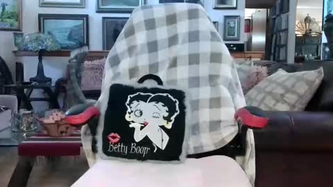 Miss D   Shows Mon Wed  Fri online show from February 26, 2026, 4:28 pm