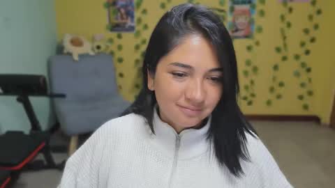 Mia  Wednesday to Sunday 730 am to 1030 am Colombian Hour D online show from December 15, 2025, 3:33 am