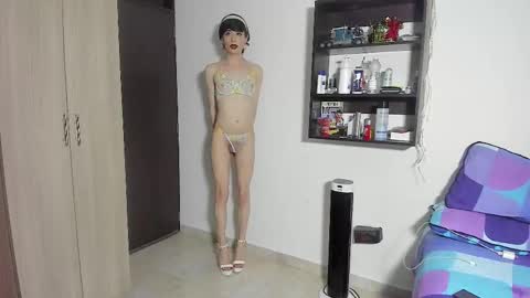 Snapshot of littlesissy_ chatting on January 8, 2026, 3:42 am Sofi online show from January 8, 2026, 3:42 am