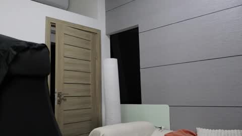 littlestellaspark online show from February 23, 2026, 4:04 pm