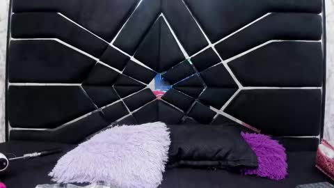 Snapshot of littlesussyy chatting on October 21, 2025, 12:17 pm Sussy online show from October 21, 2025, 12:17 pm