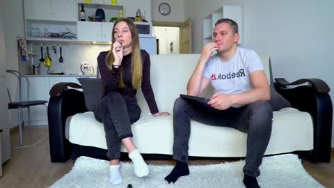 Little Tifany online show from October 29, 2025, 10:50 am