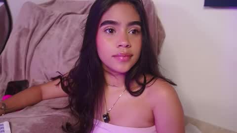 littletammy_ online show from November 8, 2025, 2:50 pm