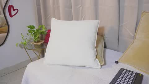 littletammy_ online show from December 13, 2025, 7:53 pm