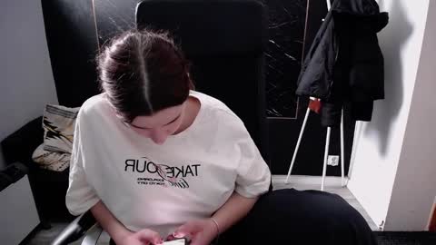 Viki online show from November 24, 2025, 11:21 am