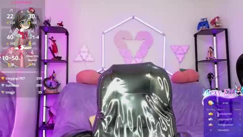 littlevixen18 online show from March 12, 2025, 9:13 pm