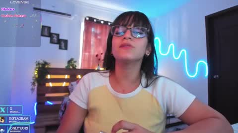Snapshot of livfabi_ chatting on October 2, 2025, 6:37 pm Livfabi  online show from October 2, 2025, 6:37 pm