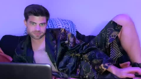 Charlie online show from November 22, 2025, 4:44 am