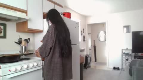 Snapshot of livmirage chatting on November 4, 2025, 9:25 pm Liv Mirage online show from November 4, 2025, 9:25 pm