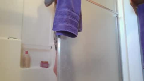 Snapshot of livmirage chatting on December 17, 2025, 4:46 pm Liv Mirage online show from December 17, 2025, 4:46 pm