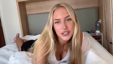 olivia online show from November 28, 2025, 3:20 am