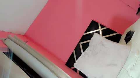 liyenpain01 online show from April 11, 2026, 3:11 am