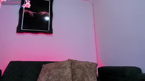 Snapshot of liz25_b chatting on February 6, 2026, 3:55 am Liz online show from February 6, 2026, 3:55 am