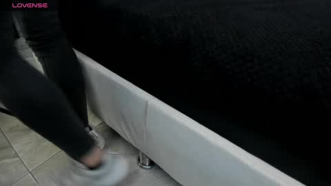 Liz  online show from February 17, 2025, 12:05 pm