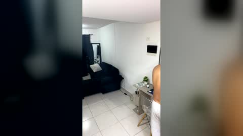 liz_xxx_zayn online show from February 25, 2026, 11:47 pm