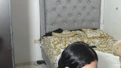 Liza Thurner online show from October 23, 2025, 1:38 am