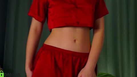 Sunnheart online show from December 18, 2024, 7:41 pm