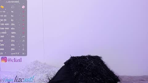 lizcastl online show from December 13, 2024, 3:43 pm