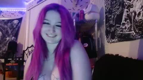 Lizz  online show from November 8, 2025, 5:29 am