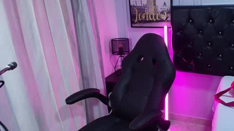 Lizz  online show from January 18, 2025, 11:43 am