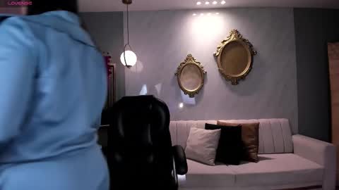 Snapshot of lizzhamilton_ chatting on October 24, 2025, 8:38 pm Lizzi online show from October 24, 2025, 8:38 pm