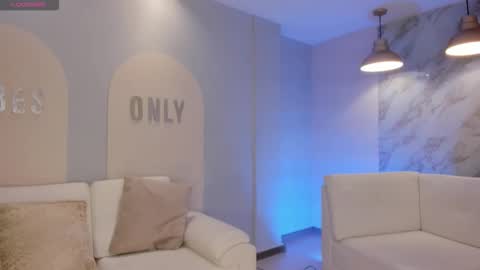 Snapshot of lizzhamilton_ chatting on November 2, 2025, 4:09 pm Lizzi online show from November 2, 2025, 4:09 pm