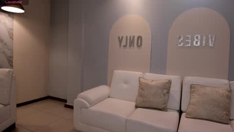 Snapshot of lizzhamilton_ chatting on November 3, 2025, 9:05 pm Lizzi online show from November 3, 2025, 9:05 pm