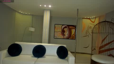 Snapshot of lizzhamilton_ chatting on November 12, 2025, 8:19 pm Lizzi online show from November 12, 2025, 8:19 pm