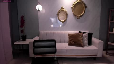 Snapshot of lizzhamilton_ chatting on November 24, 2025, 9:14 pm Lizzi online show from November 24, 2025, 9:14 pm