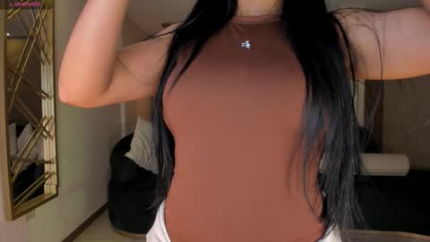 Snapshot of lizzhamilton_ chatting on November 28, 2025, 9:17 pm Lizzi online show from November 28, 2025, 9:17 pm