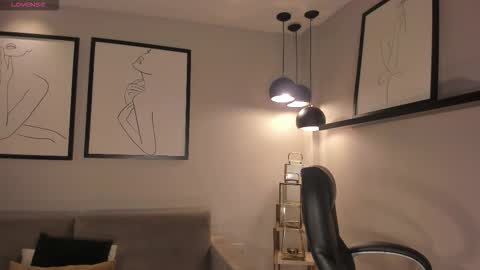 Snapshot of lizzhamilton_ chatting on February 16, 2026, 8:49 pm Lizzi online show from February 16, 2026, 8:49 pm