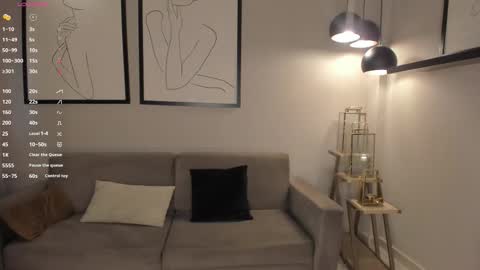 Snapshot of lizzhamilton_ chatting on February 18, 2026, 9:00 pm Lizzi online show from February 18, 2026, 9:00 pm